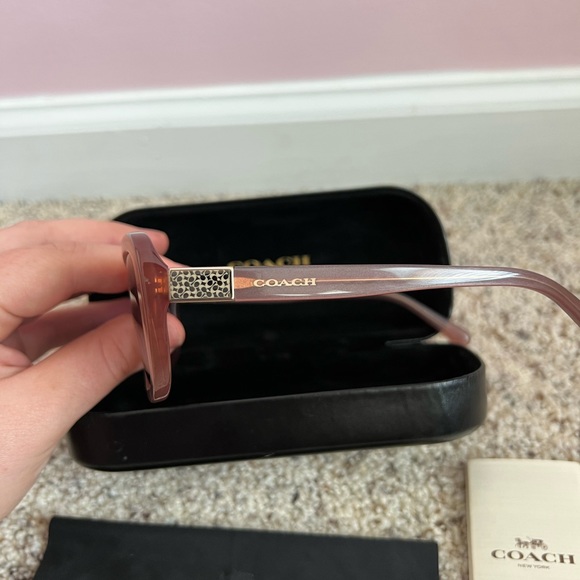 Coach signature Sunglasses style HC 8299 (L1142) - Picture 4 of 6